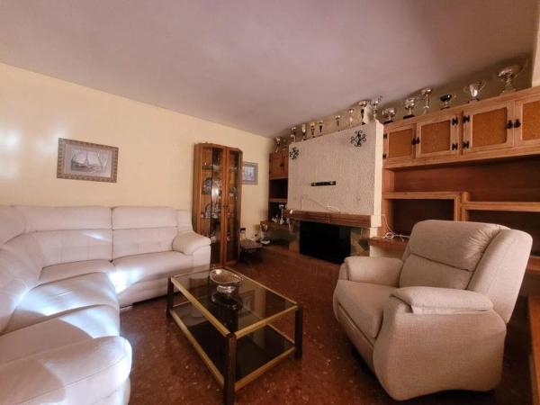 Chalet en calle Escritor Santi Marín, 2