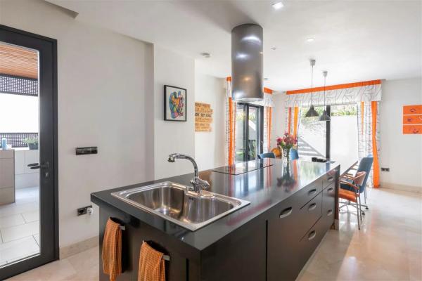 Casa independiente en calle Botnia, 4