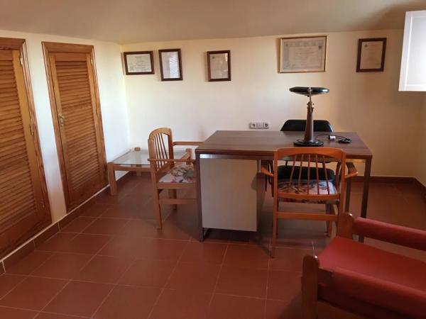 Casa independiente en urb.los picachos s/n sn