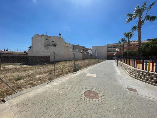 Terreno en plaza Andalucía, 3