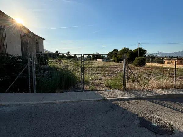 Terreno en calle Granada s/n