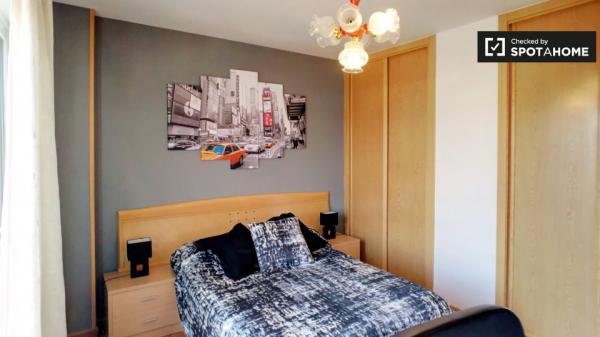 Zimmer zu vermieten in 4-Zimmer-Wohnung in Alcalá de Henares