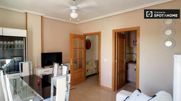 Chambre à louer dans un appartement de 4 chambres à Alcalá de Henares