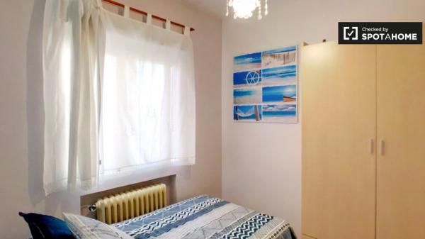 Zimmer zu vermieten in 4-Zimmer-Wohnung in Alcalá de Henares