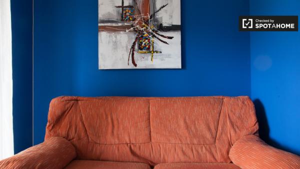 Chambre confortable dans un appartement partagé à Alcalá de Henares