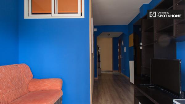 Chambre confortable dans un appartement partagé à Alcalá de Henares