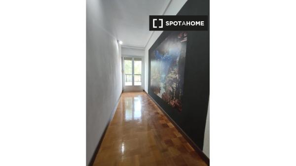 Alquiler de habitaciones en apartamento de 5 habitaciones en Casco Histórico