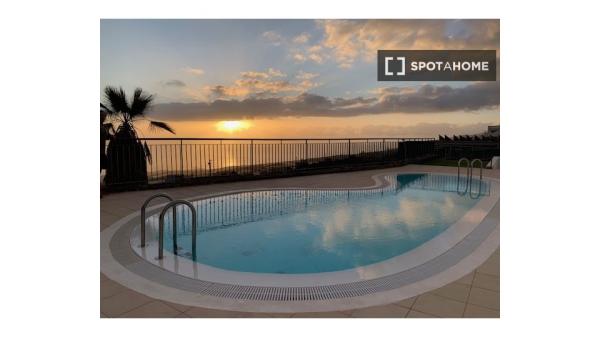 Piso entero de 2 habitaciones en Guía de Isora