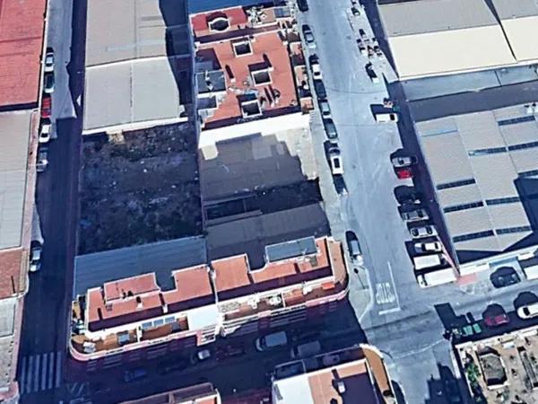 Terreno en calle Clemente Gosalvez