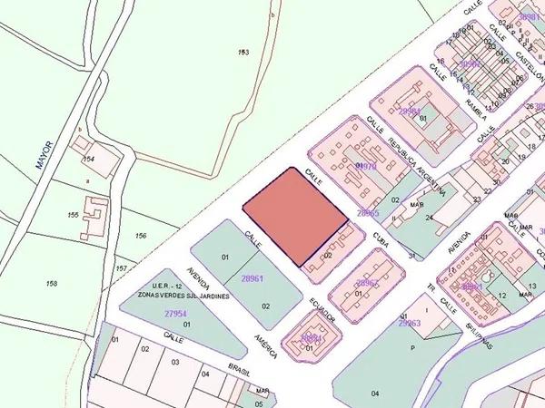 Terreno en calle Ecuador