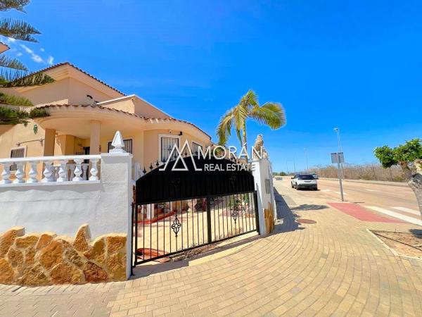 Casa independiente en calle la Casa Grande