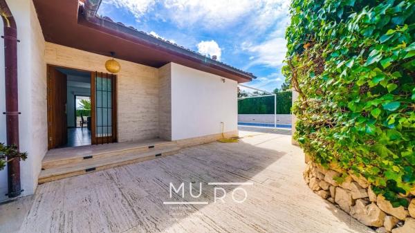 Casa independiente en avenida Llimeres Bh