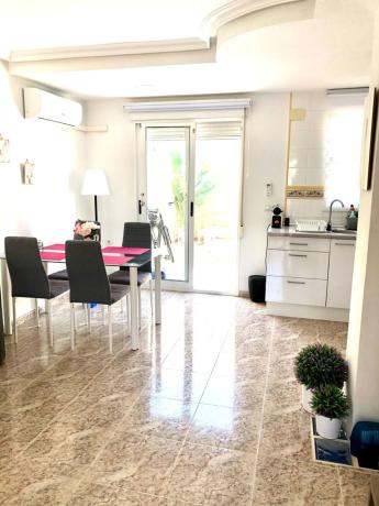 Chalet adosado en calle Sevilla, 27