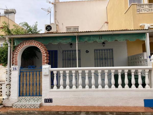 Chalet adosado en calle Galicia, 2