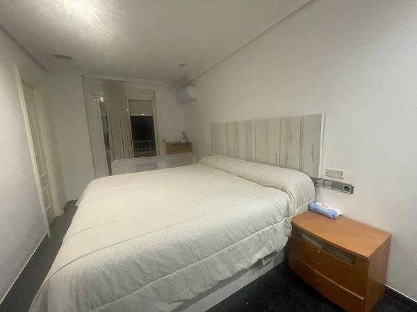 Piso en calle Cortés Valencianas