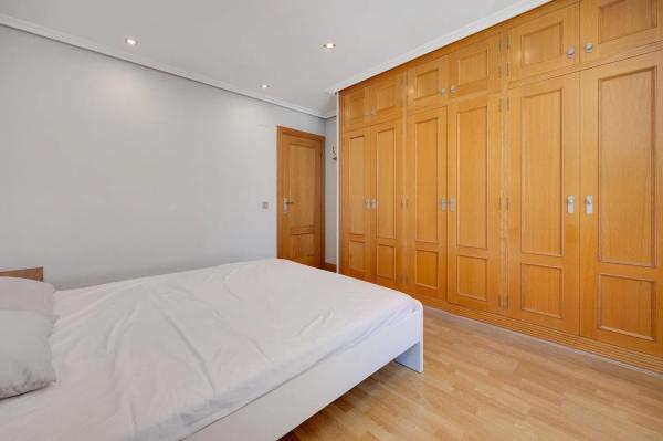 Piso en calle José Martínez Ruiz Azorín, 136