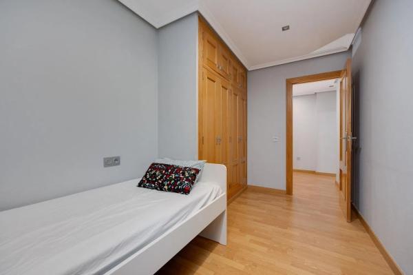 Piso en calle José Martínez Ruiz Azorín, 136