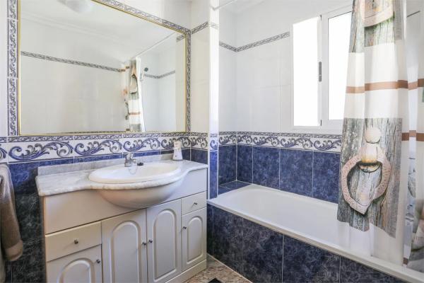 Chalet adosado en calle Peña Vieja, 44 ---2