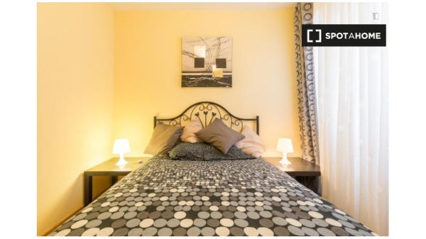 Sweet room to rent in 5-bed apartment, Alcalá de Henares