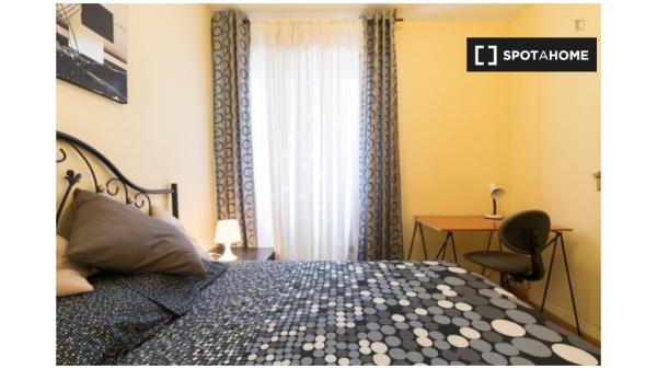 Sweet room to rent in 5-bed apartment, Alcalá de Henares