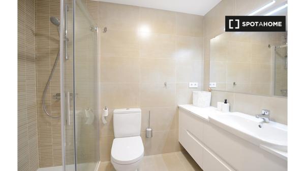 Zimmer zu vermieten in 4-Zimmer-Wohnung in Basurto, Bilbao