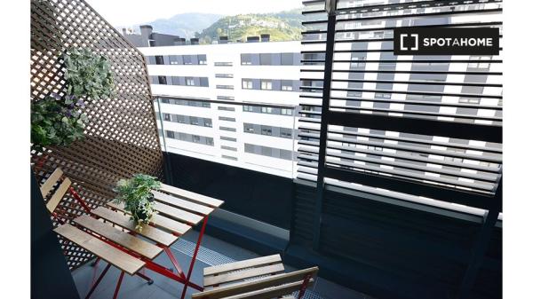 Zimmer zu vermieten in 4-Zimmer-Wohnung in Basurto, Bilbao