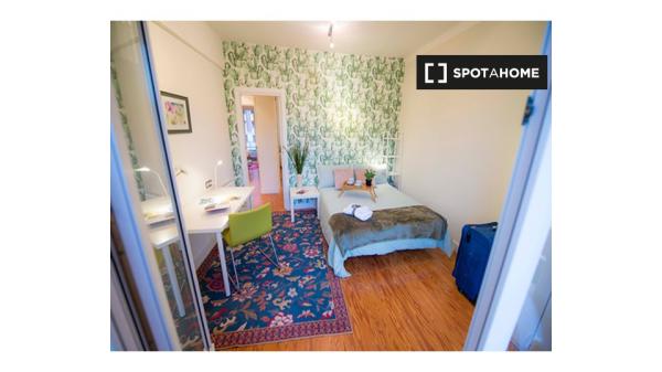 Chambre à louer dans un appartement de 3 chambres à Castaños, Bilbao