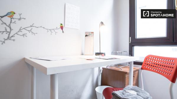 Chambre ensoleillée dans un appartement de 4 chambres, Bilbao la Vieja, Bilbao