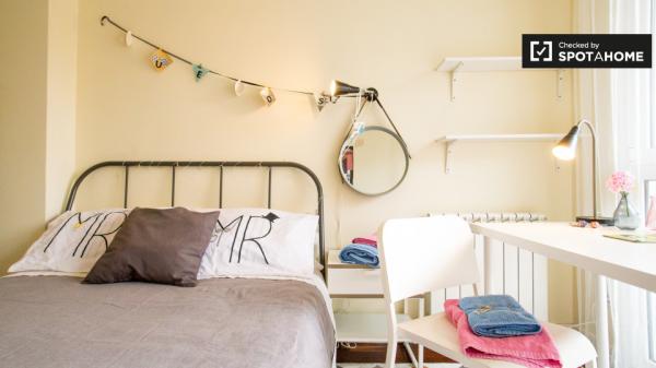 Exterior room in 3-bedroom apartment in Getxo, Bilbao