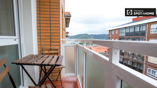 Exterior room in 3-bedroom apartment in Getxo, Bilbao