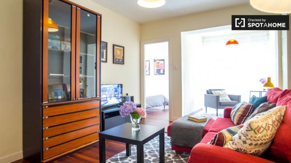 Sunny room in 3-bedroom apartment in Getxo, Bilbao