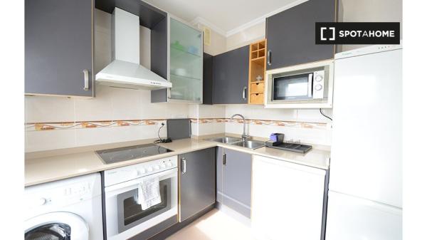 Zimmer zur Miete in 3-Zimmer-Wohnung in Txurdinaga, Bilbao