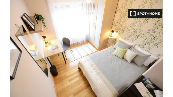 Zimmer zur Miete in 3-Zimmer-Wohnung in Txurdinaga, Bilbao