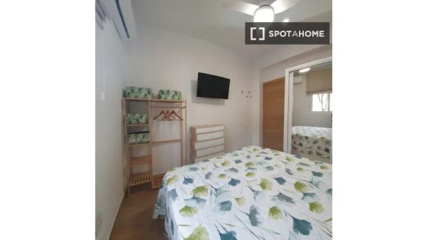 Piso de 3 dormitorios en alquiler en Sevilla