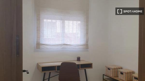 Piso de 3 dormitorios en alquiler en Sevilla