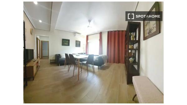 Piso de 3 dormitorios en alquiler en Sevilla