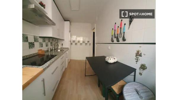 Piso de 3 dormitorios en alquiler en Sevilla