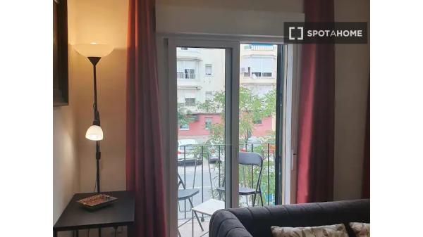 Piso de 3 dormitorios en alquiler en Sevilla