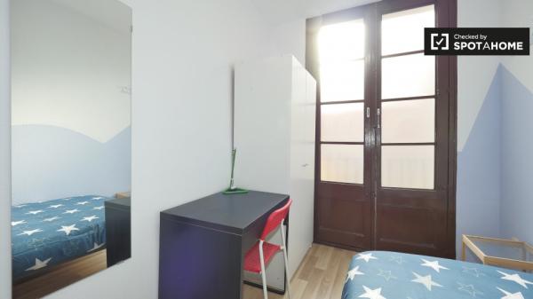 Spacious room in 4-bedroom apartment in El Raval, Barcelona