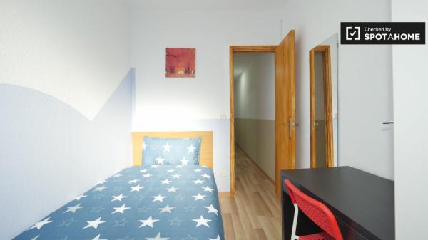 Spacious room in 4-bedroom apartment in El Raval, Barcelona
