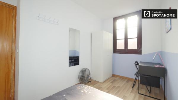 Spacious room in 4-bedroom apartment in El Raval, Barcelona