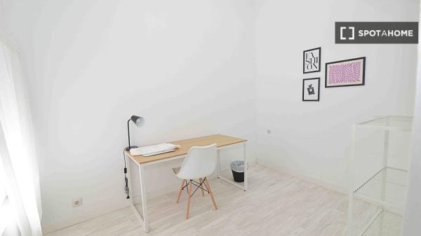 Room in shared apartment in Santander