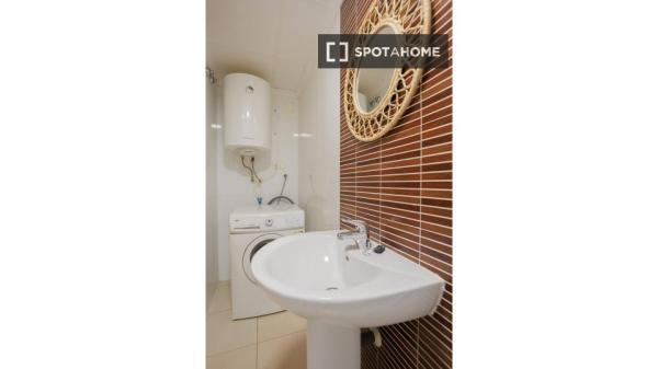 Piso de 4 habitaciones en alquiler en El Campello, Alicante