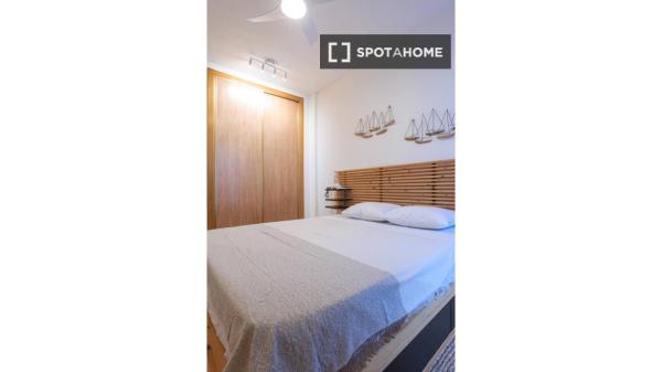 Piso de 4 habitaciones en alquiler en El Campello, Alicante