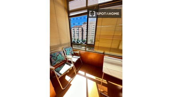 Room for rent in shared apartment in Pamplona