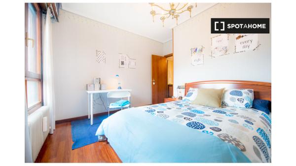 Prywatny pokój w 5-pokojowym apartamencie w Begoña, Bilbao