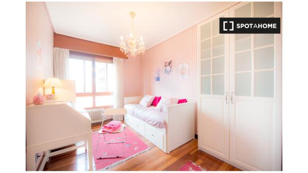 Prywatny pokój w 5-pokojowym apartamencie w Begoña, Bilbao