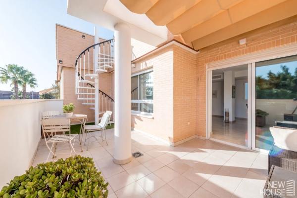 Dúplex en avenida del Locutor Vicente Hipólito