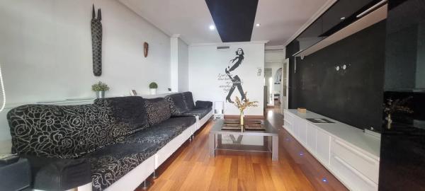 Piso en avenida Pintor Fernando Soria, 7