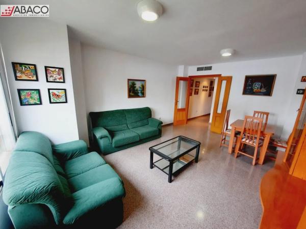 Piso en calle Angelina Bendito, 16